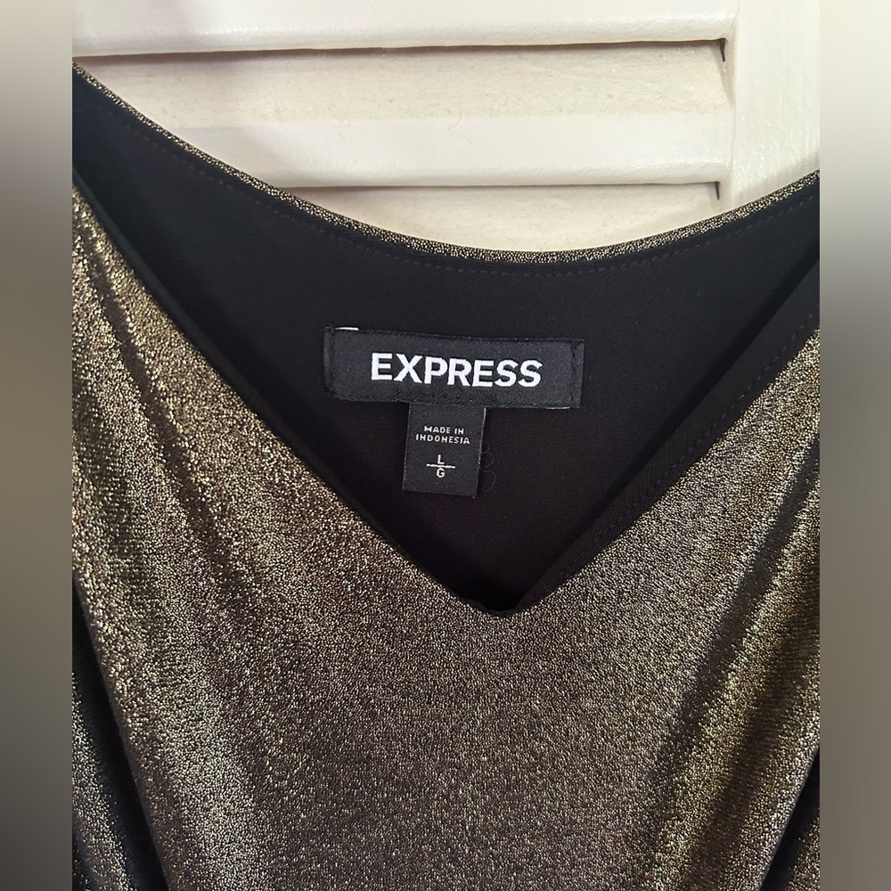 Like new Express cami - Picture 2 of 4